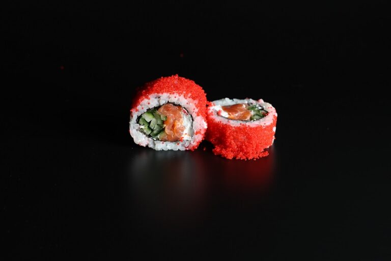 ролл КАЛИФОРНИЯ С ЛОСОСЕМ