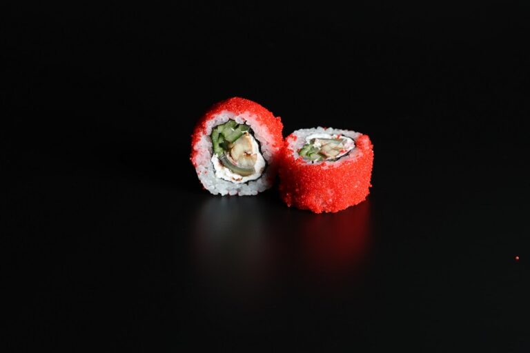 ролл КАЛИФОРНИЯ С УГРЕМ